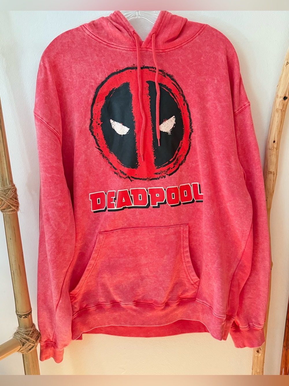 Marvel Deadpool hoodie, size XL, Deadpool Swords Graphic Hoodie, Bleach Effect